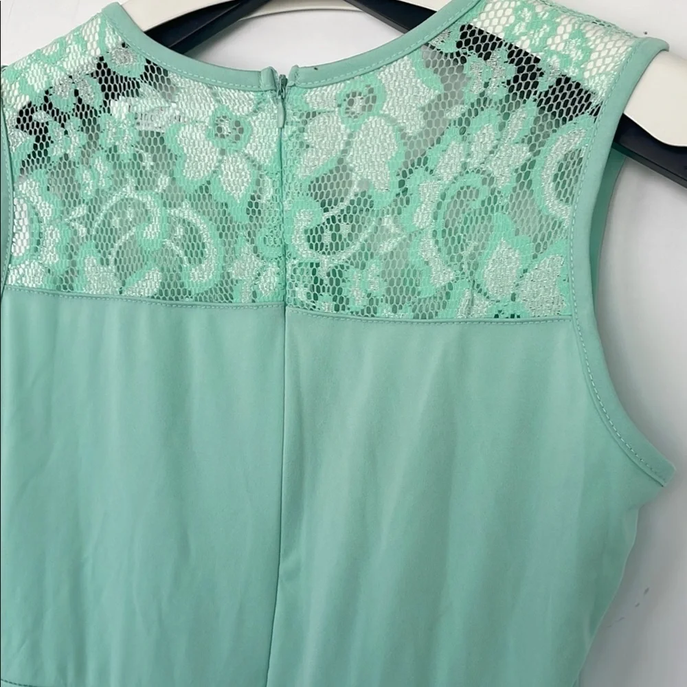 Green A-Line Sleeveless Lace Dress Medium